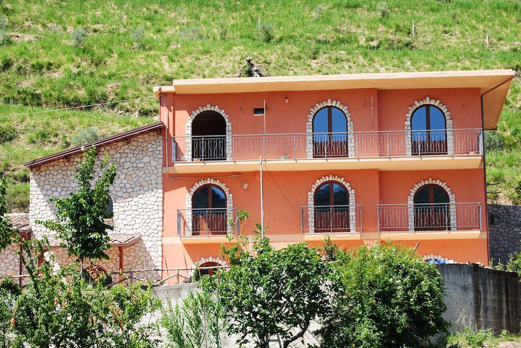 Al Giumani Hotell Mammola Exteriör bild